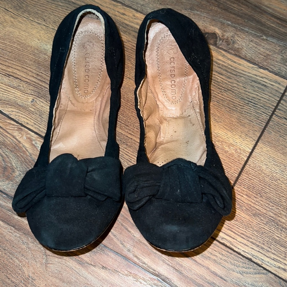 Corso Como Hauge Flat shoe in Black Suede